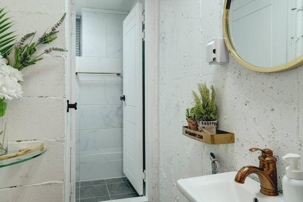 Hongdae 4Bed Room House Сеул Екстер'єр фото